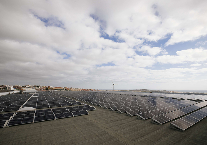 foto noticia HIPERDINO Y ENDESA X INAUGURAN UNA DE LAS MAYORES INSTALACIONES DE AUTOCONSUMO FOTOVOLTAICO DE CANARIAS.